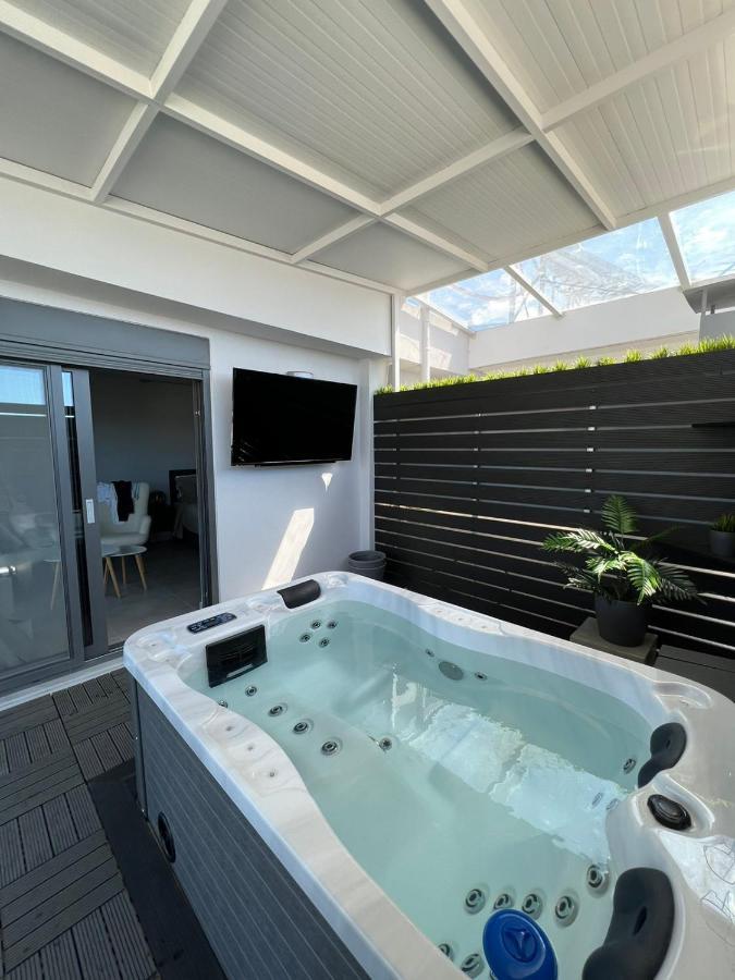 Loft Spa Greece - Enjoy Our Jacuzzi Kalamata Luaran gambar